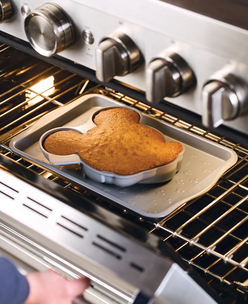Farberware Cast Aluminum 11" 3D Disney Mickey Mouse Cake Pan