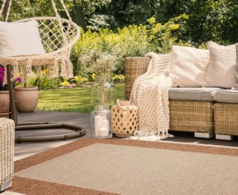 Liora Manne Roma Border Rug Collection