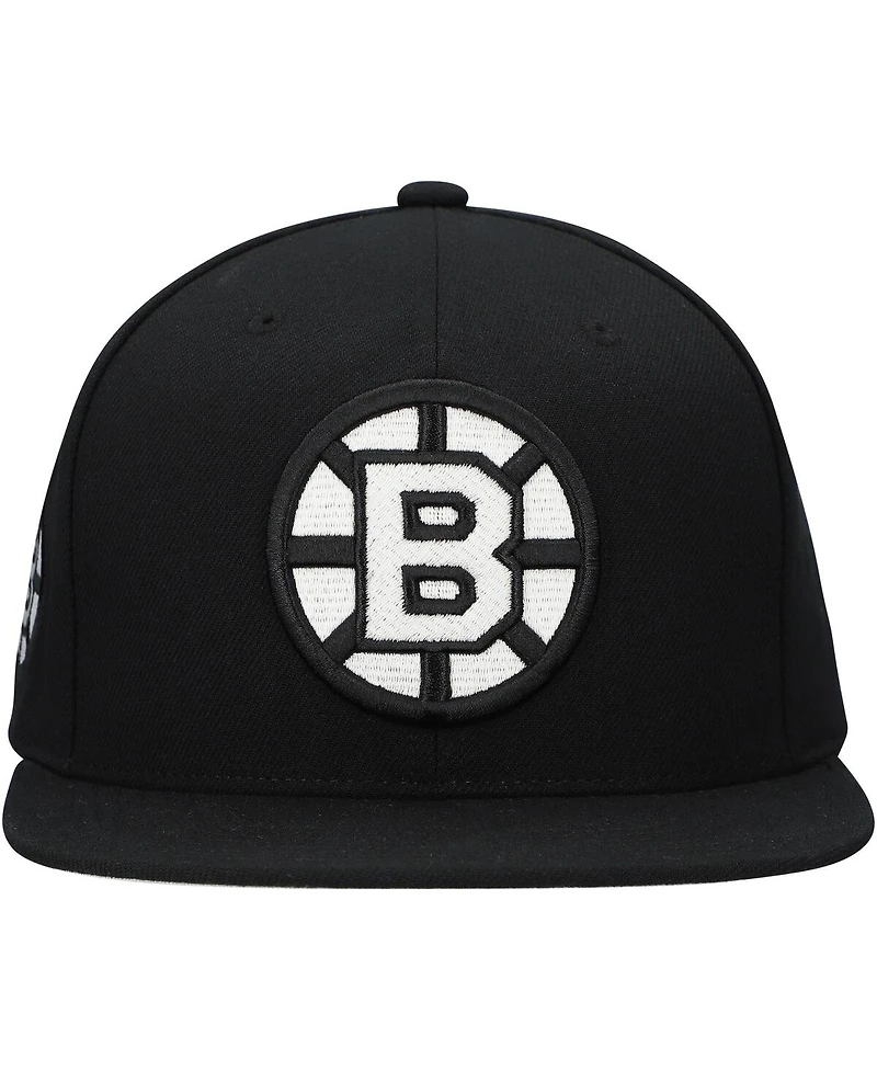 Mitchell & Ness Men's Black Boston Bruins Team Snapback Hat