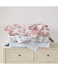 Winter-Themed Snowflake Matelasse Quilt Set with Shams