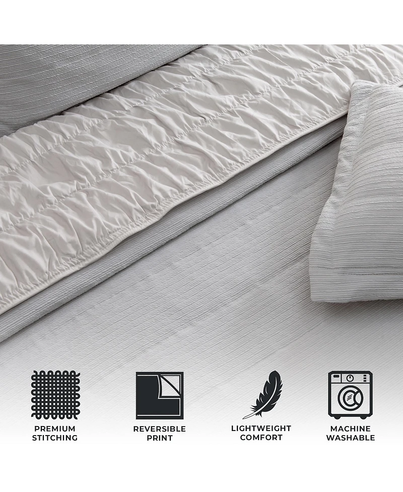 Linery & Co. Textured Spandex Solid Quilt Set With Shams