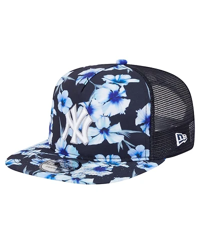 New Era Men's Navy New York Yankees Adventure Pattern Golfer Trucker Snapback Hat