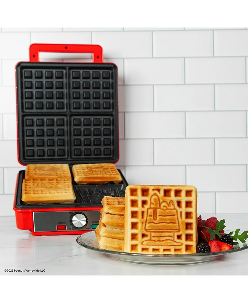 Uncanny Brands Peanuts Deluxe Waffler