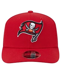 New Era Men's Red Tampa Bay Buccaneers Main Trucker 9SEVENTY Stretch Snap Hat