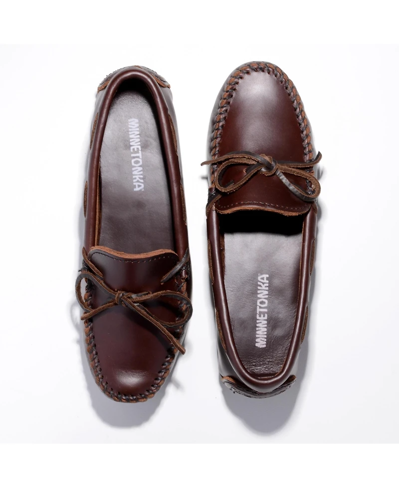 Minnetonka Women's Classic Driver Moccasin Flats