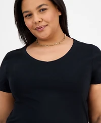 Trendy Plus Fitted V-Neck T-Shirt