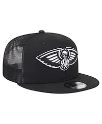 New Era Men's Black New Orleans Pelicans 9FIFTY Snapback Trucker Hat
