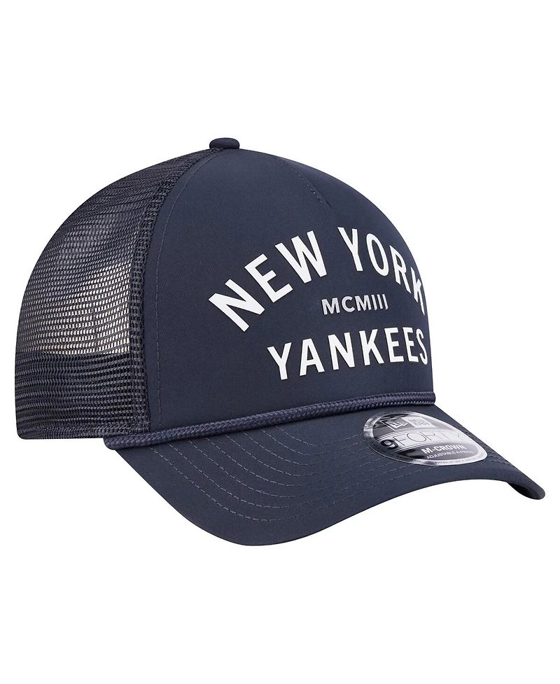New Era Men's Navy New York Yankees Minimalist 9FORTY A-Frame Adjustable Hat