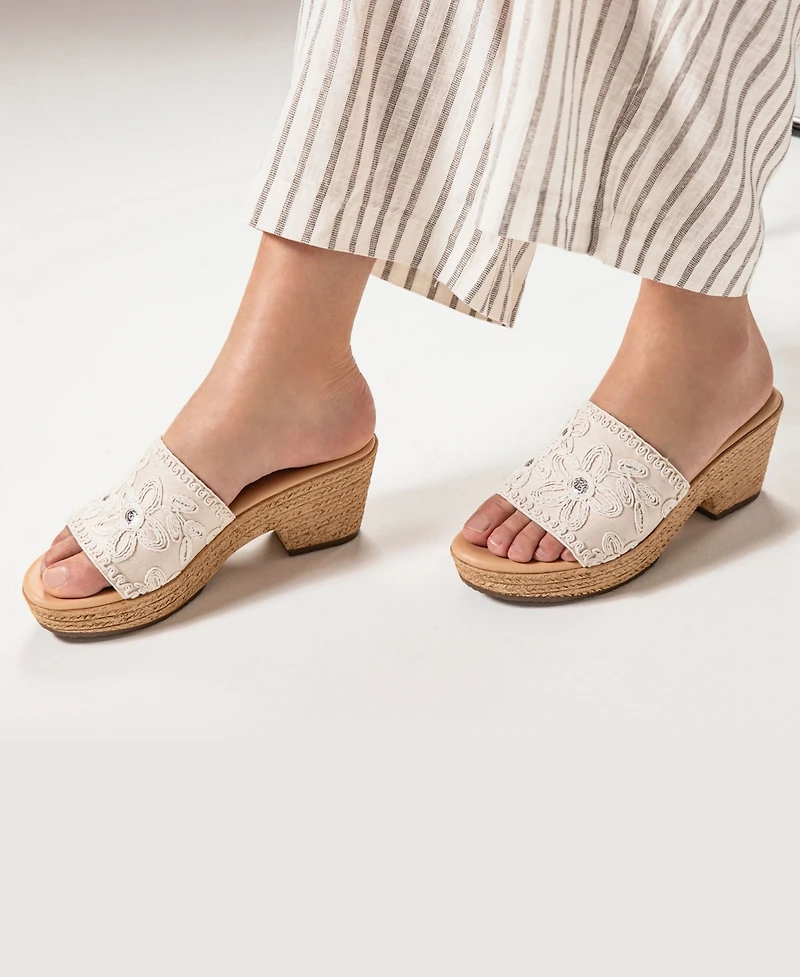 Cliffs by White Mountain Women's Biancia Wedge Slip-On Sandals