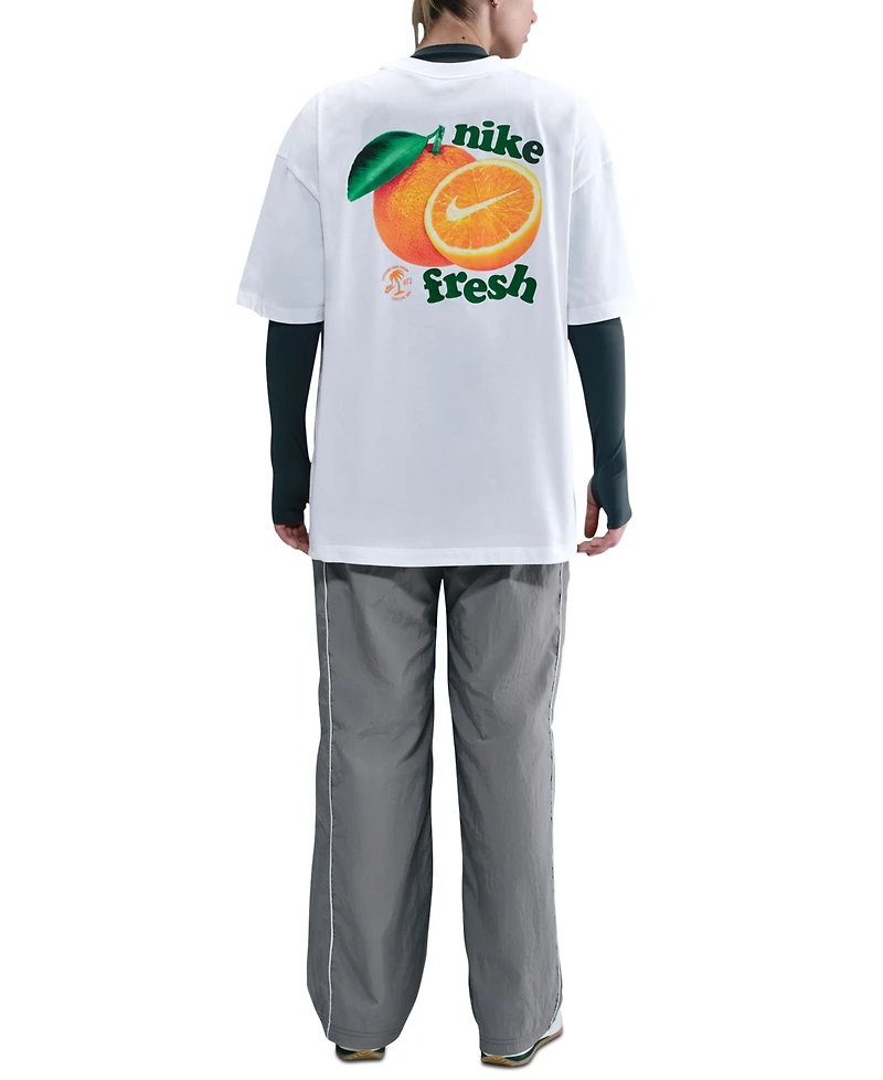 Nike Sportswear Women's Oversized Short-Sleeve Graphic T-Shirt