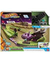 Hot Wheels RacerVerse Minecraft Track Set and Die-Cast Diamond Armor Steve