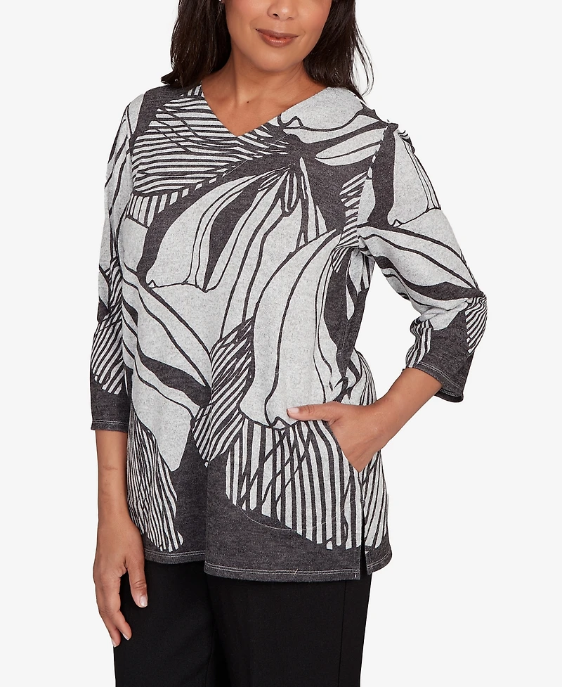 Alfred Dunner Women's Classic Abstract Floral Stripe V-Neck Top