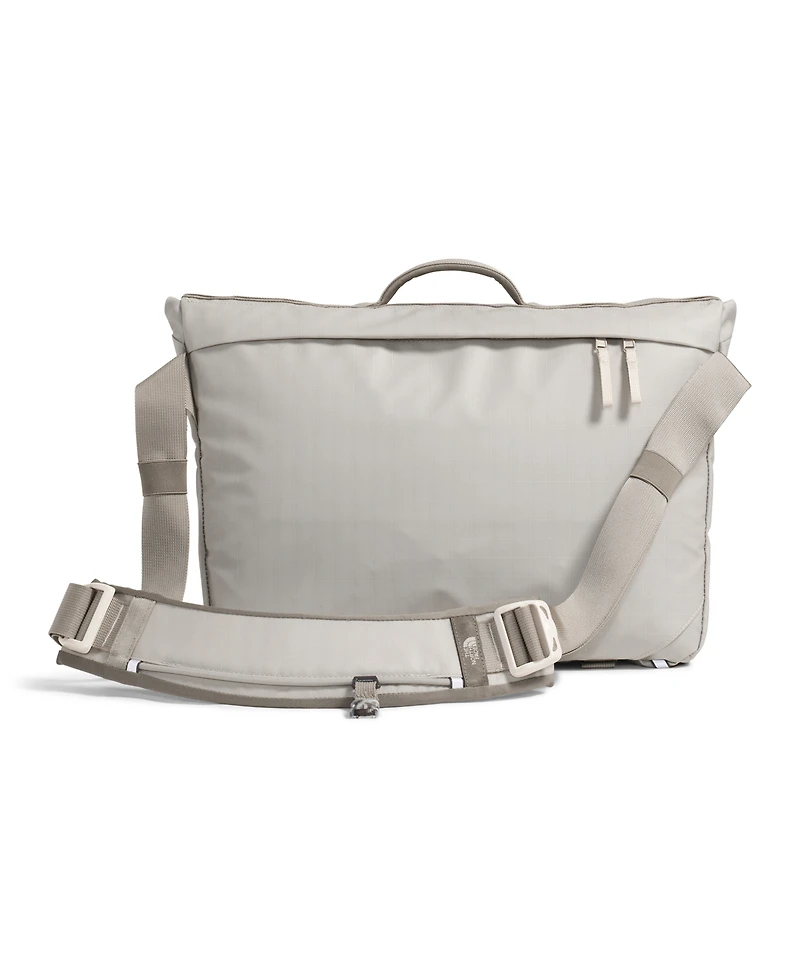 The North Face Men's Base Camp Voyager Messenger Bag