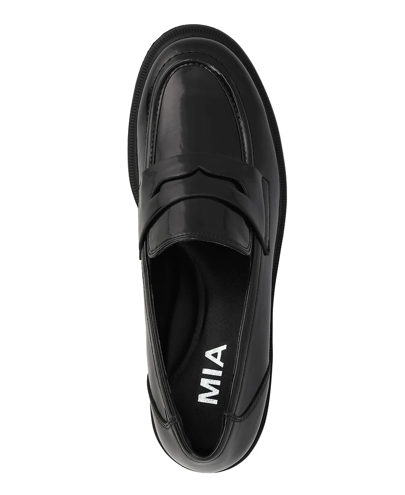 Mia Women's Yoani Round Toe Lug Sole Loafers