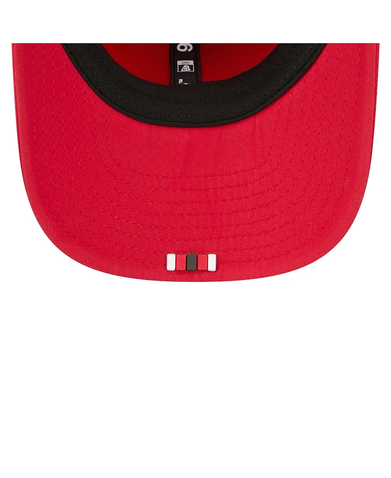 New Era Men's Red Tampa Bay Buccaneers 2025 Sideline 9SEVENTY Trucker Adjustable Hat