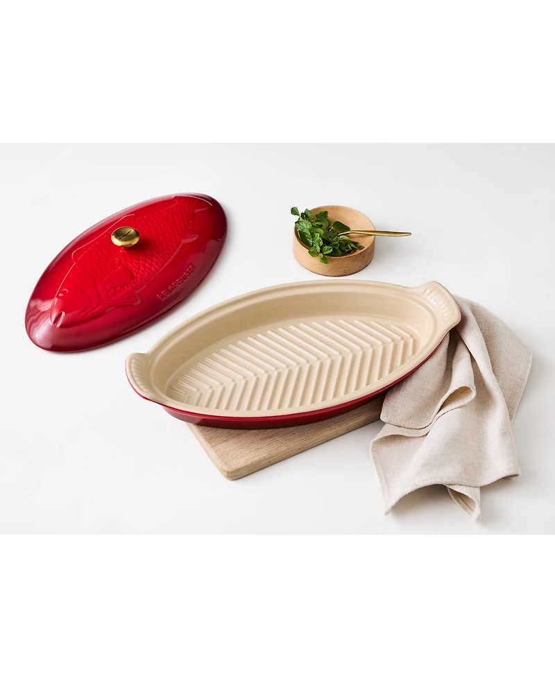 Le Creuset Stoneware Heritage 1.7-Quart Fish Baker with Cover
