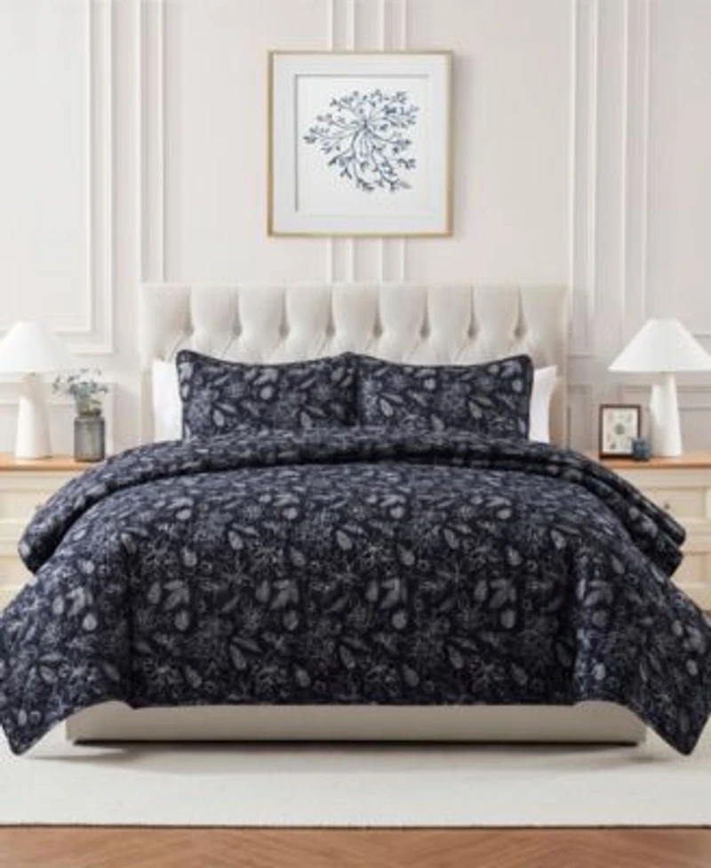 Seventh Studio Merry Sketched Quilt Sets