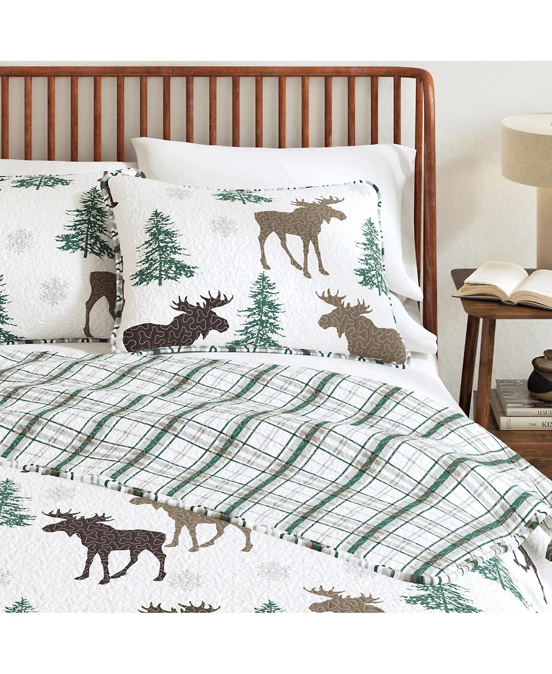 Linery & Co. Moose Evergreens Microfiber Quilt Set With Shams