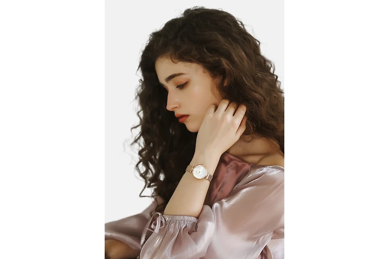 Woman Watch 30mm Mother-of-pearl dial 60 pearls, Victoria Hyde