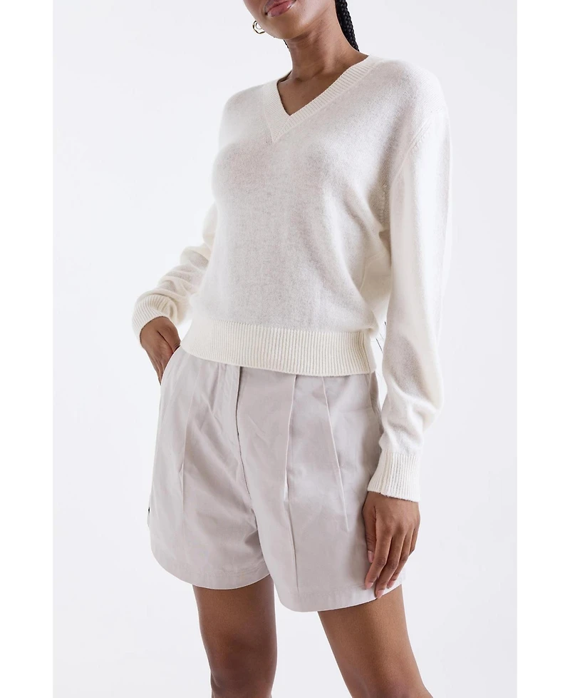 1982 Women's Indigo Vee V-Neck Cashmere Sweater