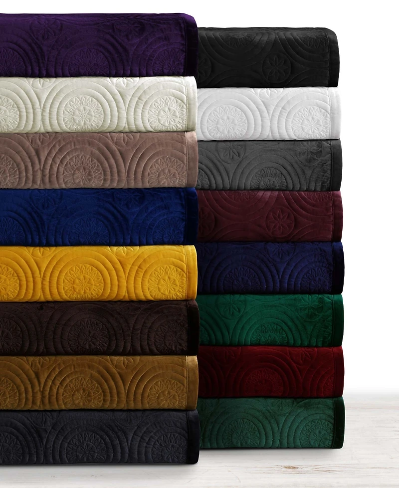 Tribeca Living Capri Medallion Velvet Oversized Solid 3 piece Quilt Set