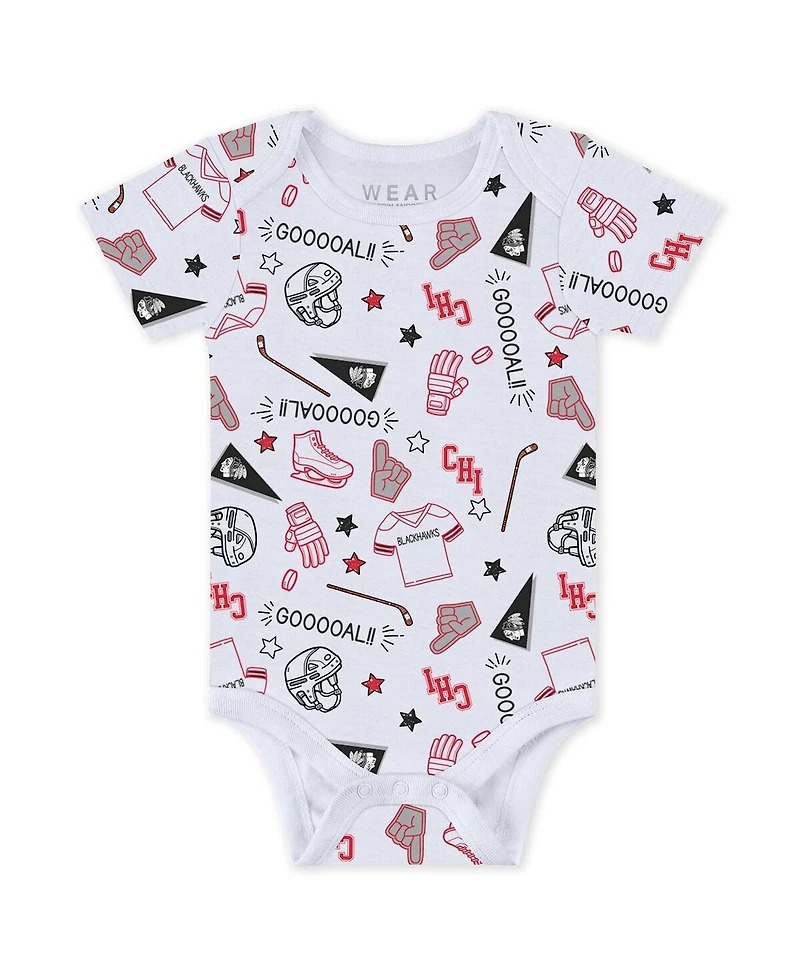 Wear by Erin Andrews Baby Boys and Girls 3-Piece Chicago Blackhawks Turn Me Around Bodysuits Pants Set