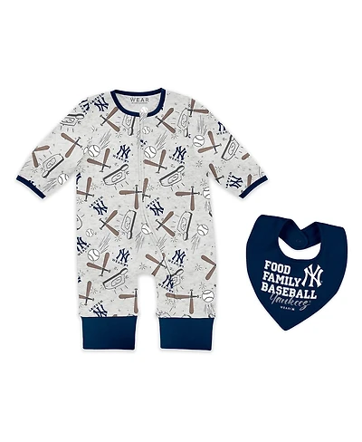 Wear by Erin AndrewsBaby Boys and Girls Heather Gray New York Yankees Sleep Play Full-Zip Sleeper Bib Set