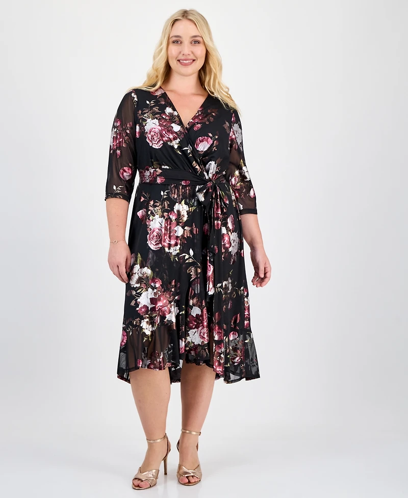Connected Plus Size V-Neck Belted 3/4-Sleeve Dress