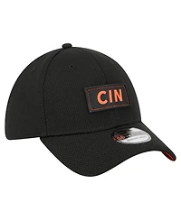 New Era Men's Black Cincinnati Bengals Scoreboard 39THIRTY Flex Hat