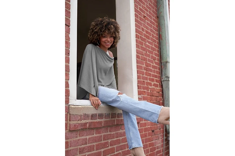 Caldwell Collection Women's Eva Lightweight knit Poncho
