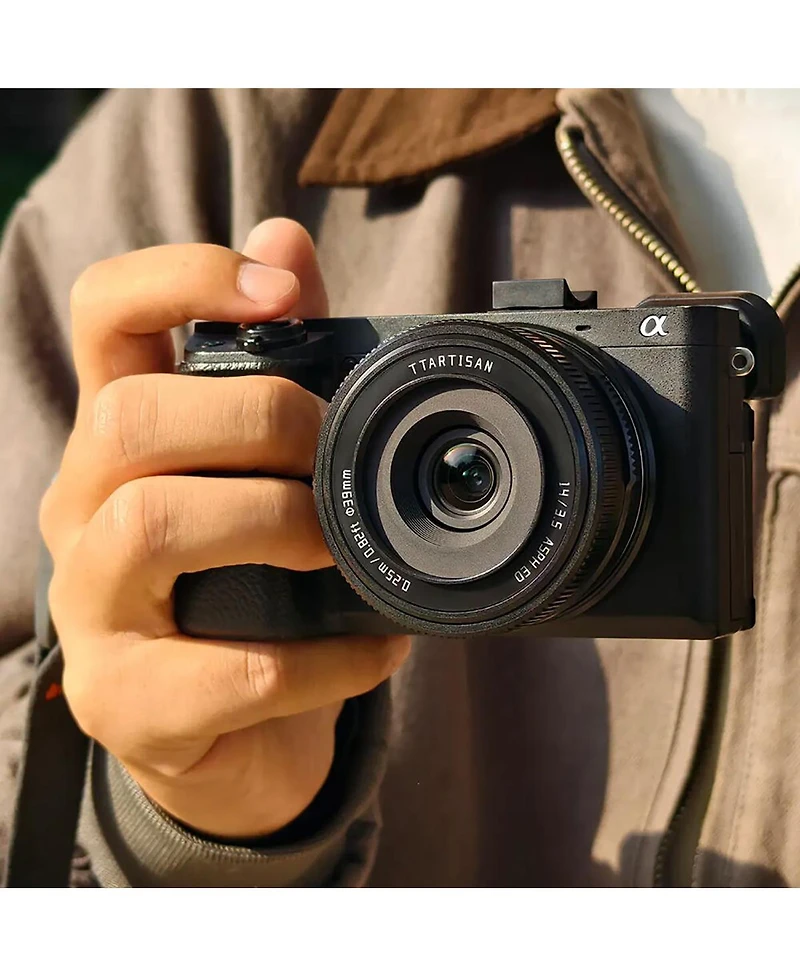 TTArtisan 14mm f/3.5 Lens for Fujifilm X, Black