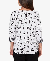 Ruby Rd. Petite Embroidered Daisy Graphic Top