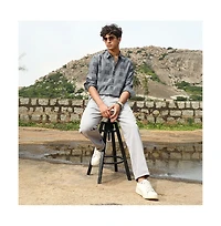 Campus Sutra Men's Moon Grey Buffalo-Jacquard Shirt