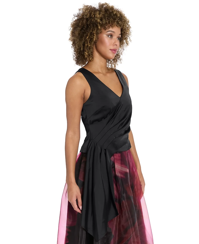 Muse Women's V-Neck Sleeveless Top