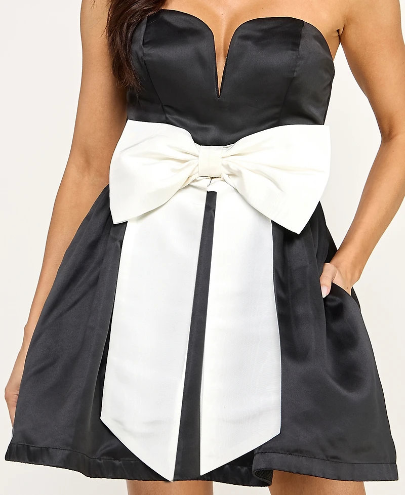 Seni & Cade Juniors' Strapless Sweetheart Neck Dress