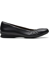 Clarks Women's Jazmynn Lo Slip-On Flats