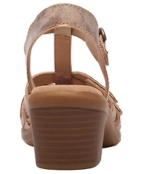 Clarks Women's Emily2 Rose Round Toe Sandals