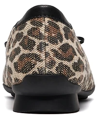 Clarks Women's Jazmynn Bow Round Toe Flats