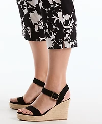 Rafaella Plus Floral Riveted Vent Printed Capri Pants