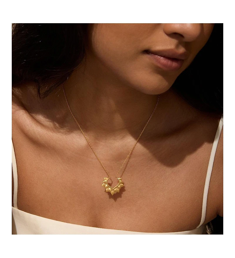 Satya Jewelry Blooming Love Lotus Motif Necklace