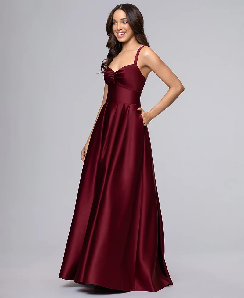 Blondie Nites Juniors' Sweetheart Neck Gown