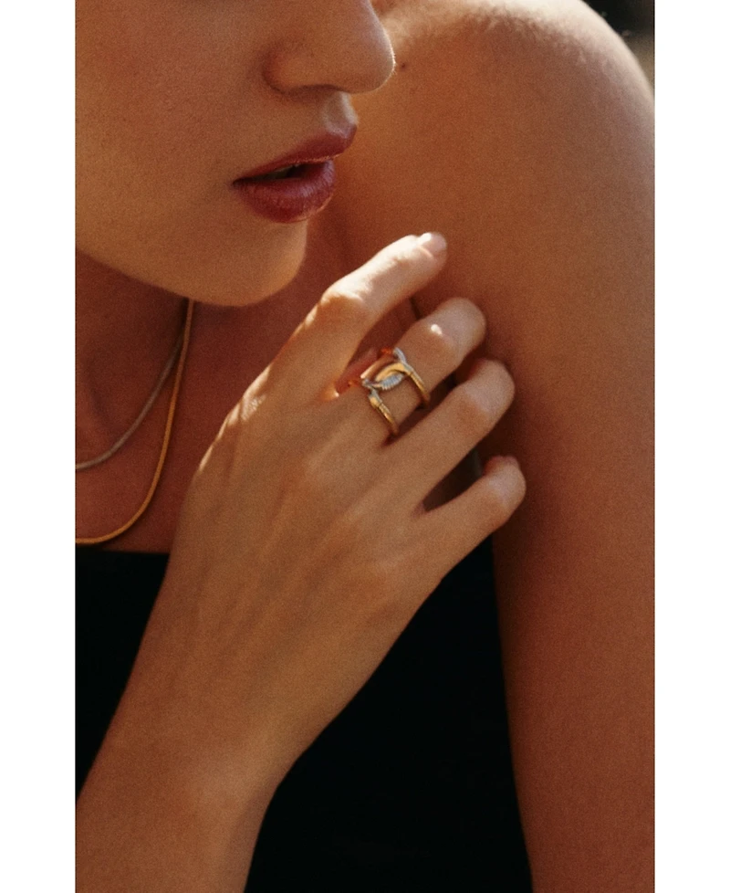 Retro Chic Colosseum Ring