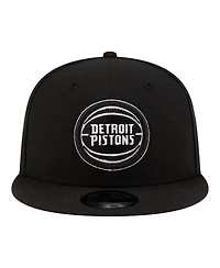 New Era Men's Black/White Detroit Pistons Team 9FIFTY Snapback Hat