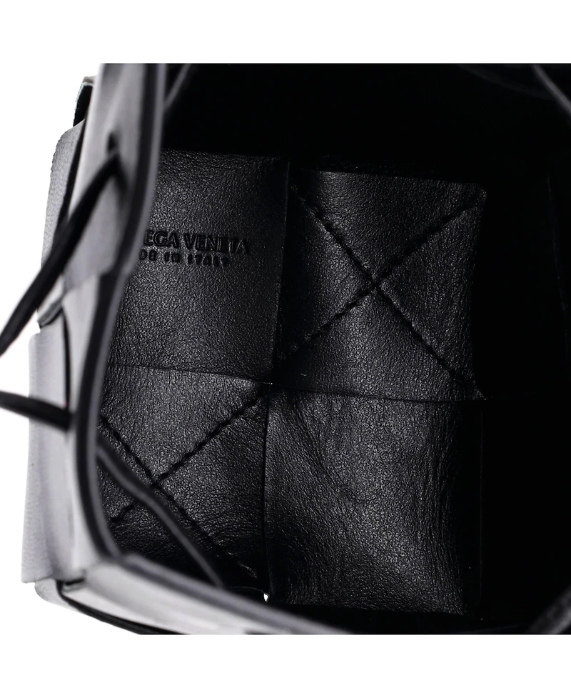 Pre-Owned Bottega Veneta Mini Cassette Bucket Bag Maxi Intrecciato Leather