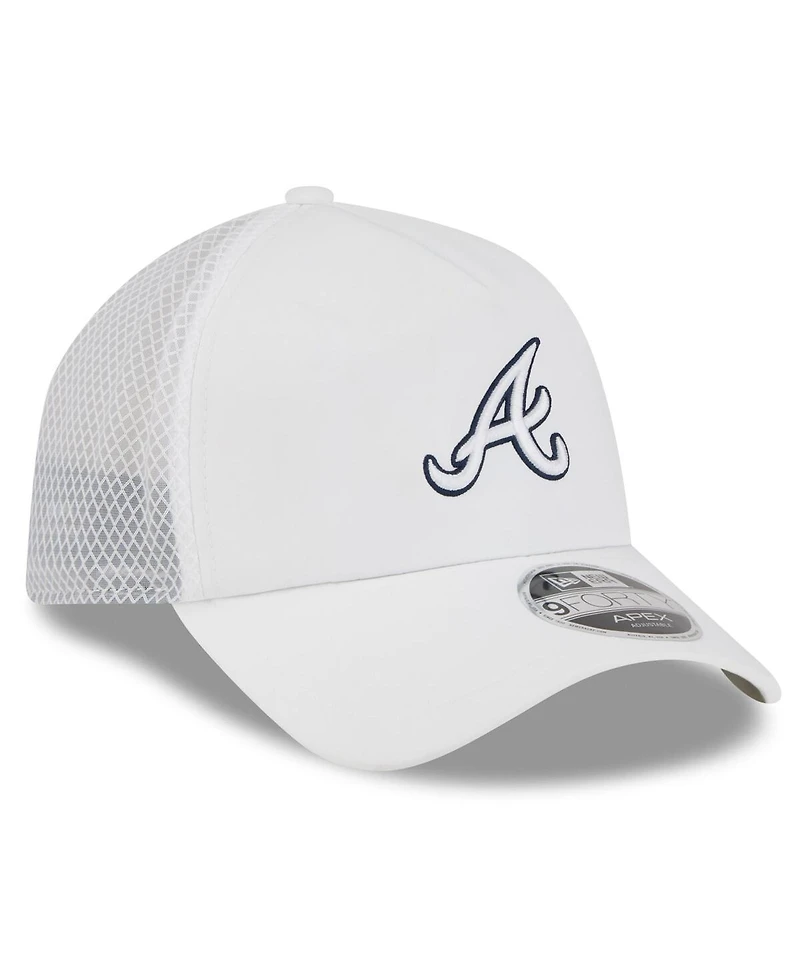 New Era Men's White Atlanta Braves 2026 Batting Practice Apex 9FORTY Adjustable Trucker Hat