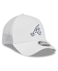New Era Men's White Atlanta Braves 2026 Batting Practice Apex 9FORTY Adjustable Trucker Hat