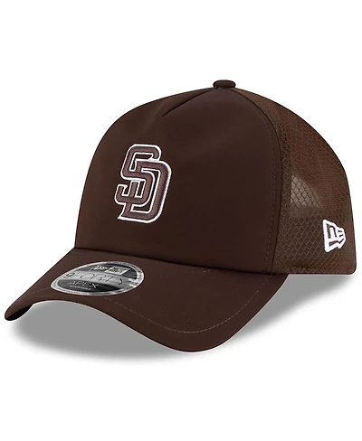 New Era Men's San Diego Padres 2026 Batting Practice Apex 9FORTY Adjustable Trucker Hat