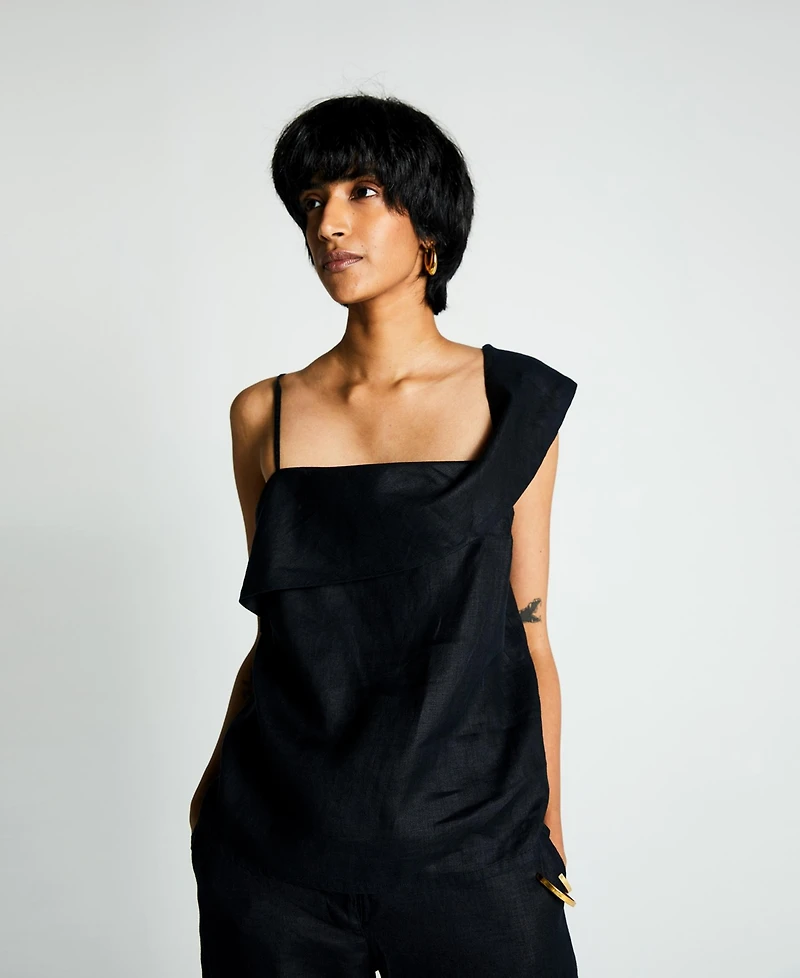 Reistor Women's The Wandering Wave top Black