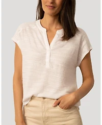 Cable & Gauge Women's Embroidered Henley Crinkle Tee