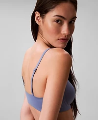 Calvin Klein Women's Invisibles Gel Wire Lightly Lined Bralette QF7142